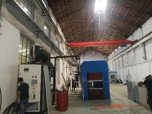 Купить Электрическое топливо или перекачивающее масло Нагрев Гумообработка Вулканизационный пресс 0-25MPa Давление 0-300°C Температура online manufacture