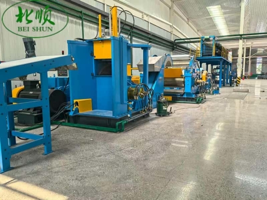 Купить The Semi-Automatic Composite Rubber Mixing Line Has A Production Capacity Of 400-550kg/H For Rubber Kneader Machine online manufacture