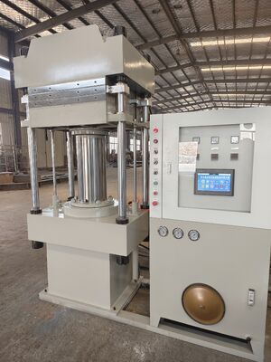 Хорошая цена 600×600мм вулканизационный пресс для резины с нагревательной плитой и усилием смыкания 100 тонн с системой управления ПЛК для изготовления резиновых блоков онлайн